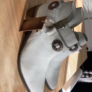 Size 11 vintage 7 boots.